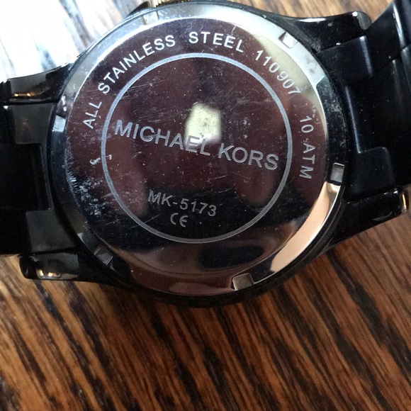 Michael Kors black and gold ceramic watch main image 7